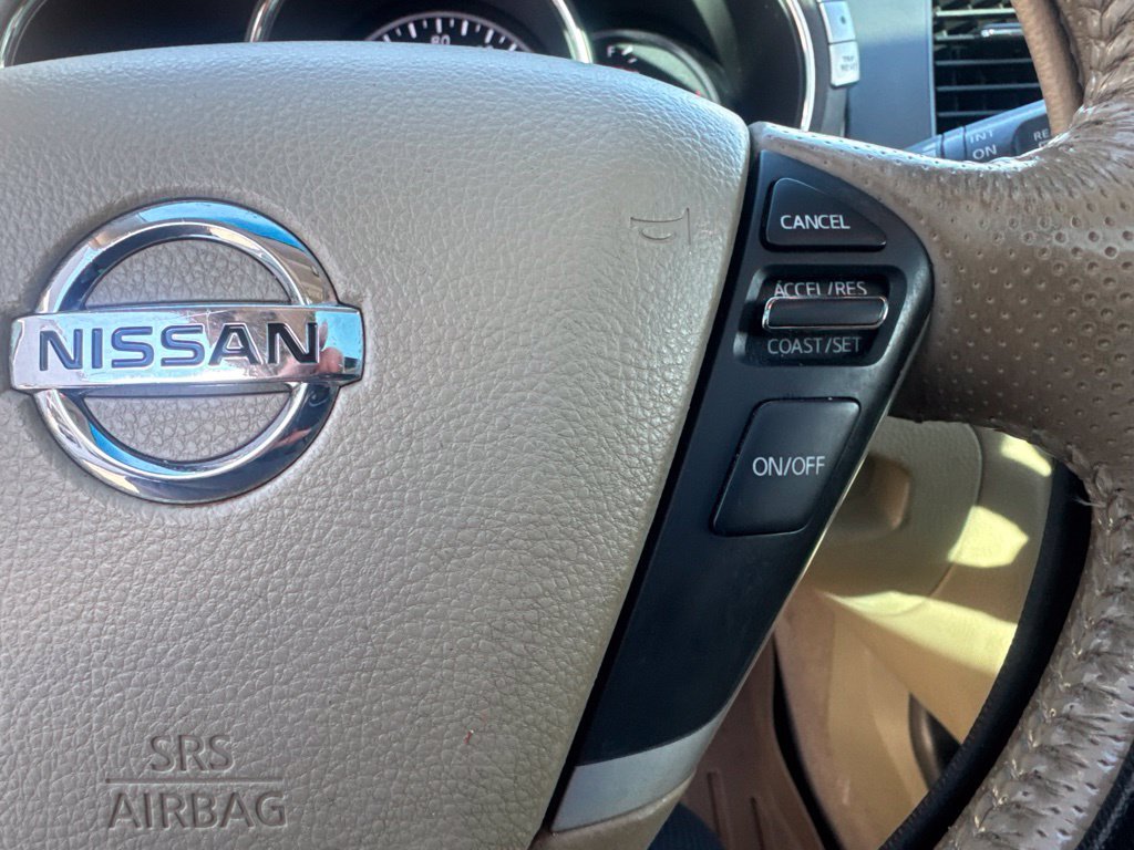 Used 2012 White Nissan SL image 43