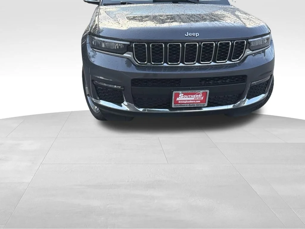 Used 2021 Gray Jeep Limited image 3
