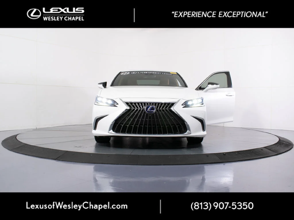 Used 2022 White Lexus 300h Ultra Luxury image 27