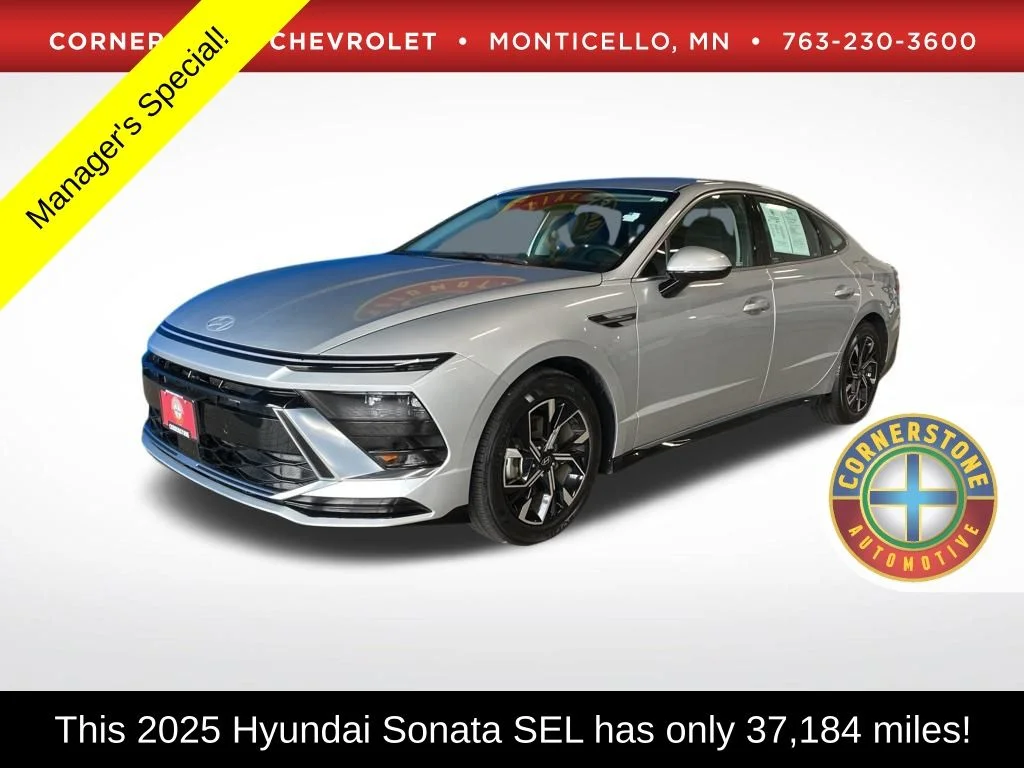 Used 2025 Silver Hyundai SEL image 1
