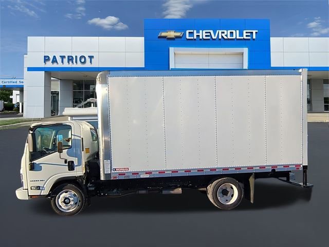 New 2024 Arc White Chevrolet  image 8