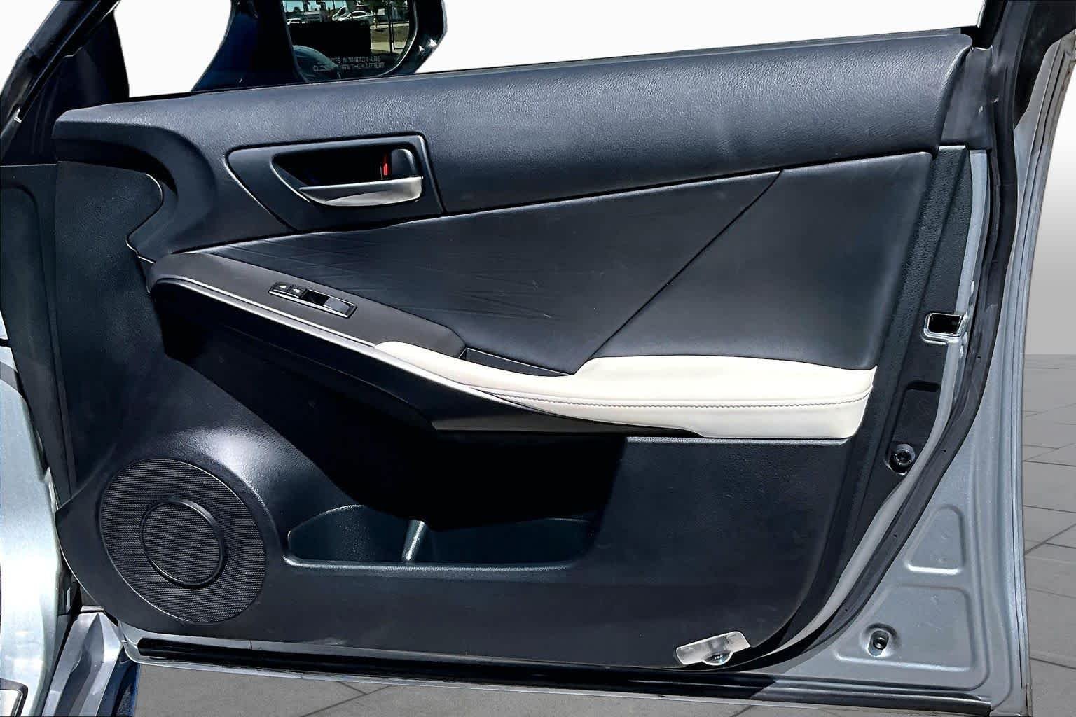 Used 2023 Iridium Lexus F SPORT image 40