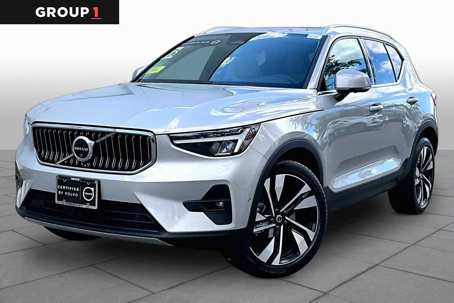 2025 Volvo XC40 B5 Plus Bright AWD's photo