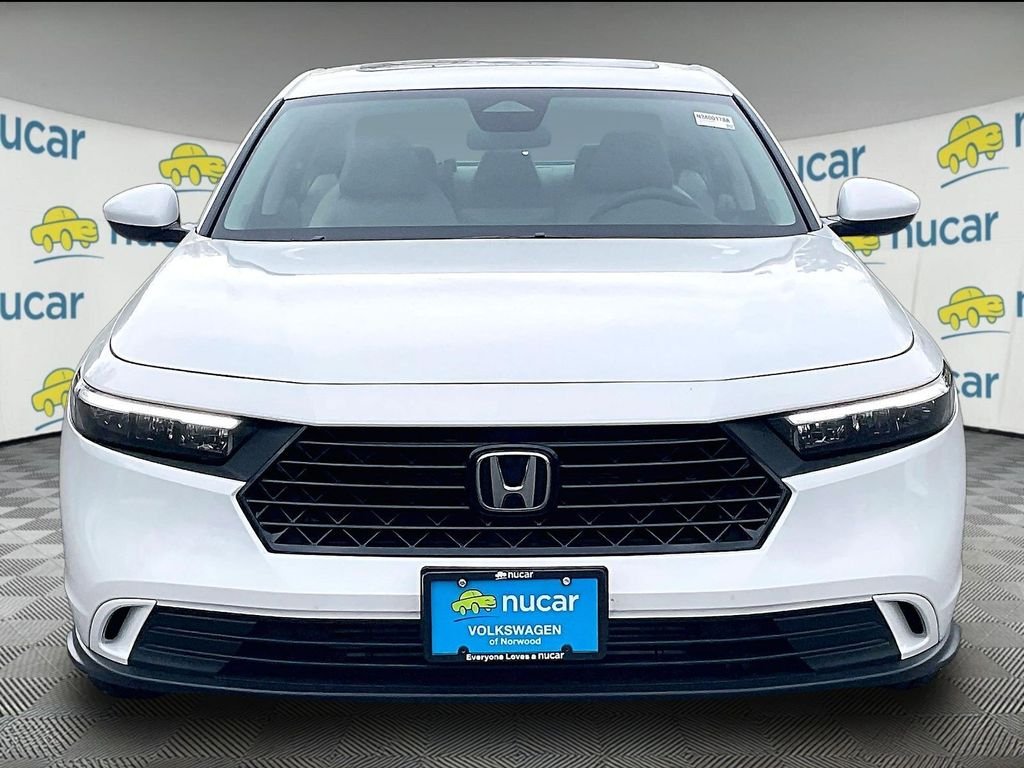 Used 2023 White Honda EX image 2