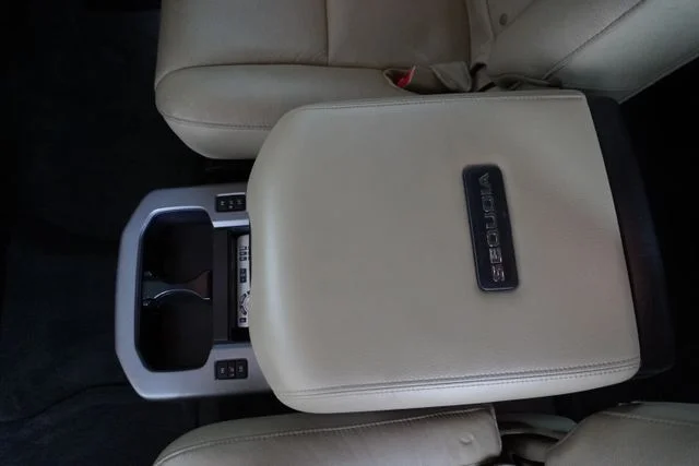 Used 2015 White Toyota Platinum image 37