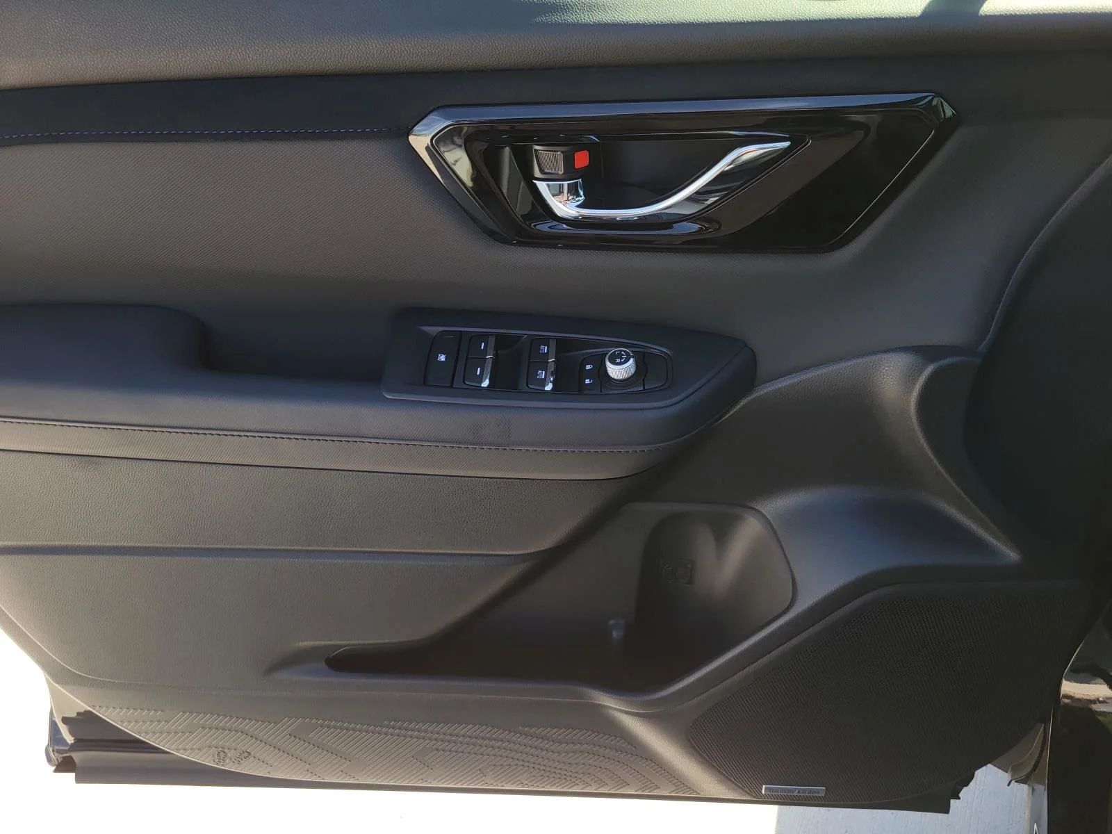 2025 Subaru Forester Limited - Photo 18