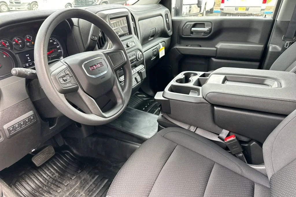 2024 GMC Sierra 3500HD Pro - Photo 8