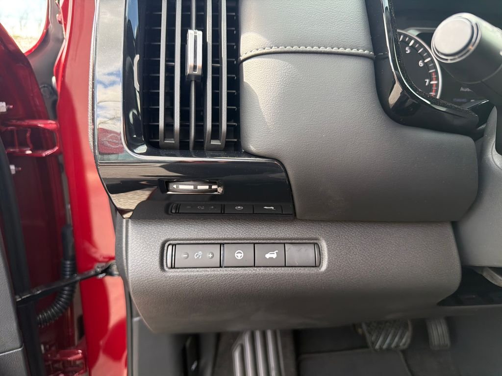 New 2026 Nissan Pathfinder SV 4D Sport Utility