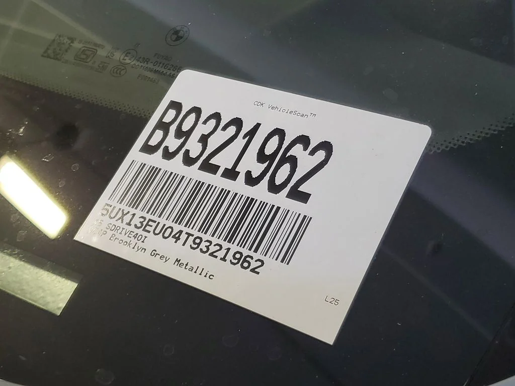 Used 2026 Gray BMW sDrive40i image 27