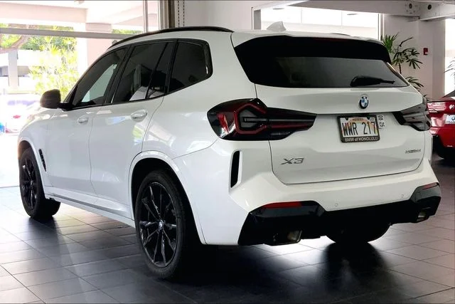 Used 2023 Mineral White Metallic BMW sDrive30i image 5