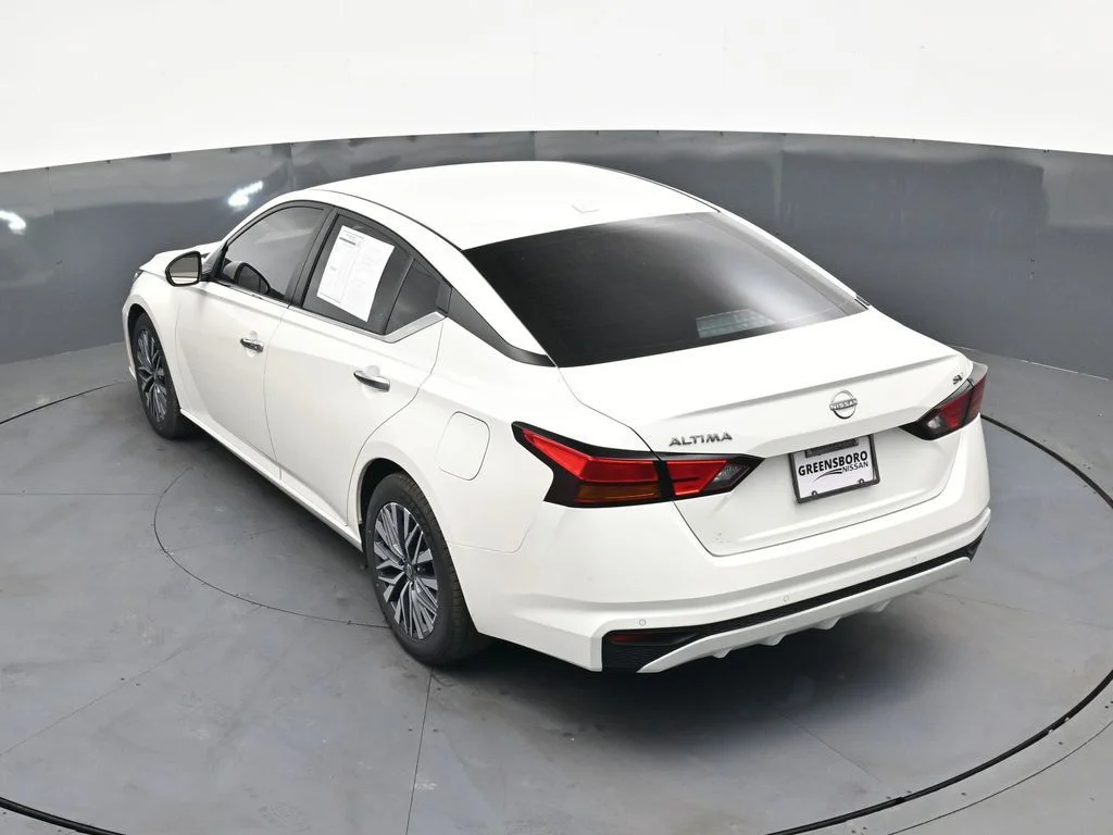 Used 2023 White Nissan 2.5 SV image 36