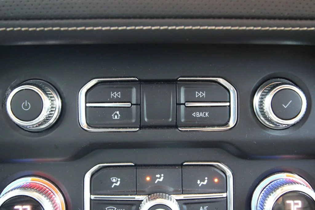 Used 2022 Gray GMC SLT image 30