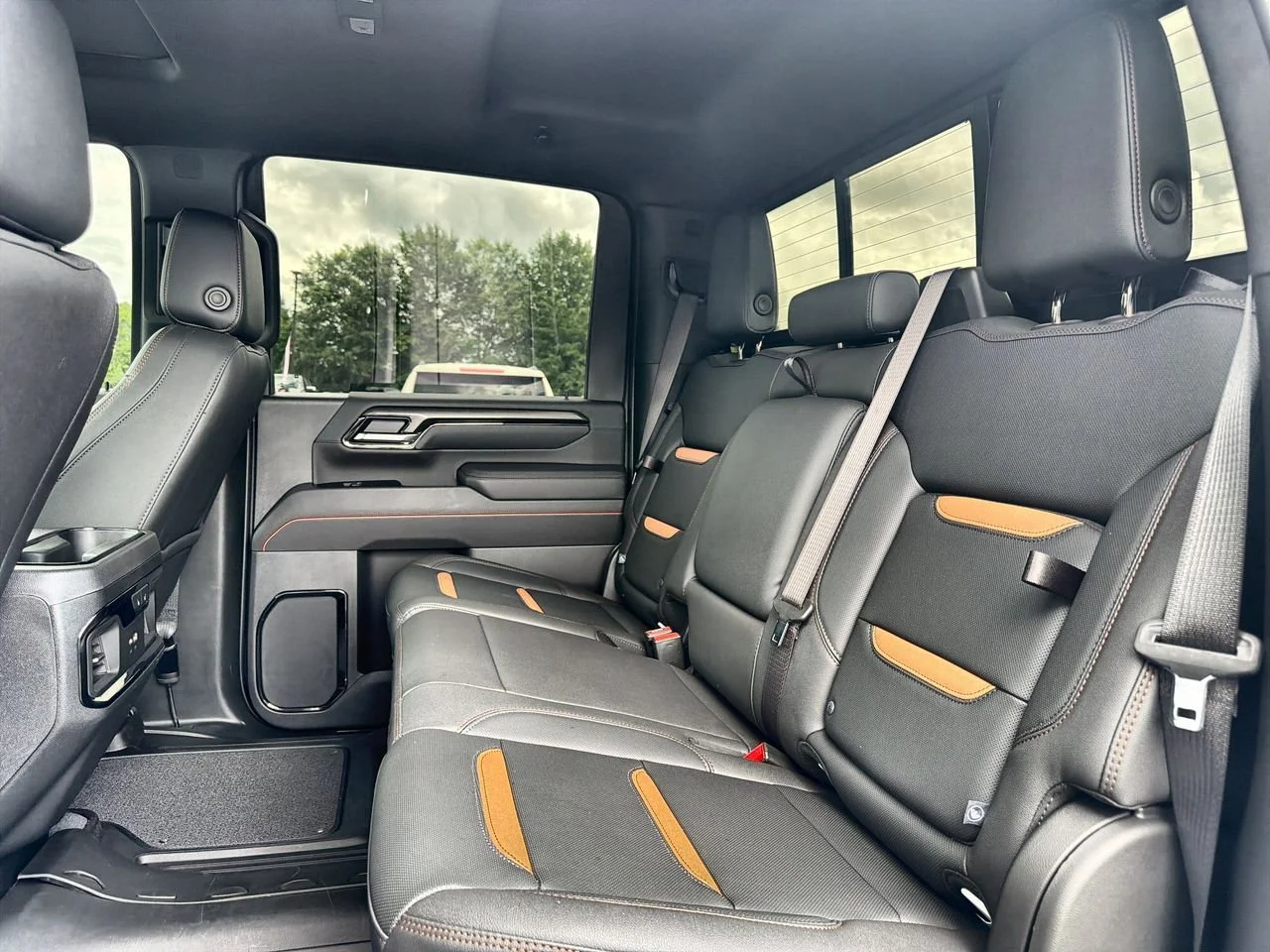 Used 2025 Summit White GMC AT4 image 20