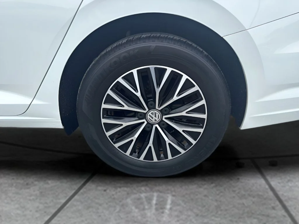 Used 2019 White Volkswagen 1.4T SE image 31