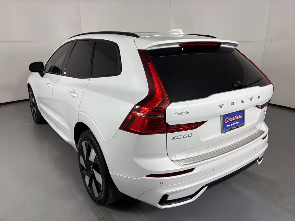 Used 2024 White Volvo T8 Plus Dark Theme image 6