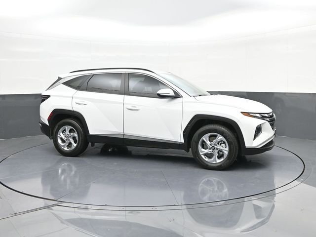 Used 2023 White Hyundai SEL image 17