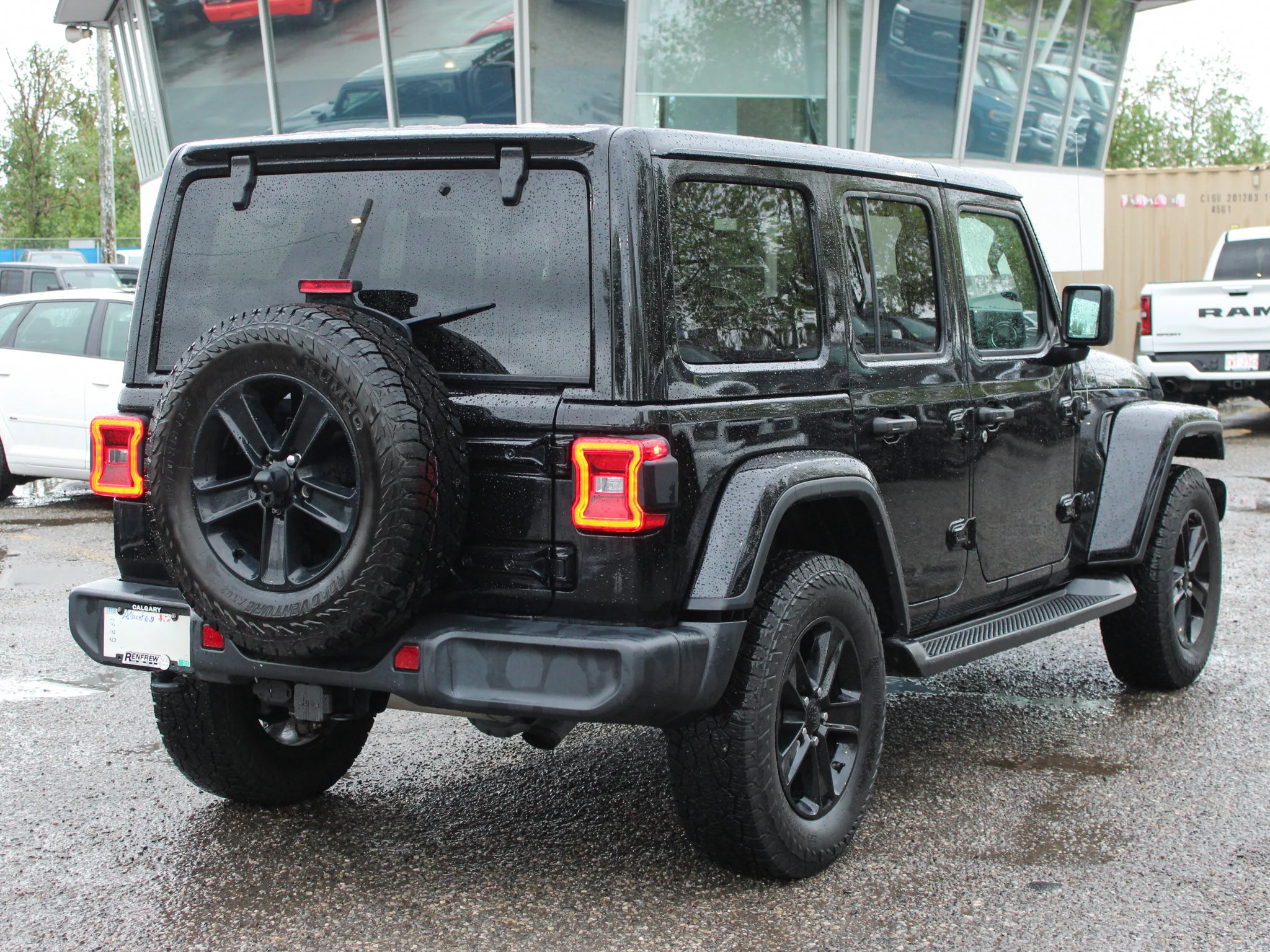 Certified Used 2021 Black Jeep Unlimited Altitude * No Accidents | V6 | Heated Seats | Trailer Tow | Remote Start | Leather image 16