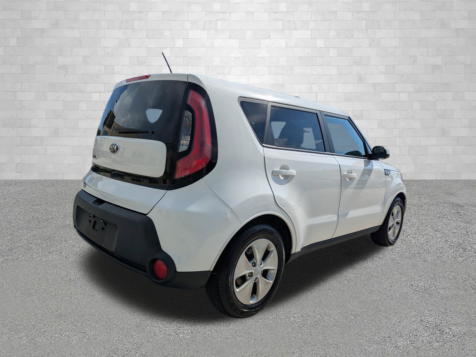Used 2016 Kia Soul Base with VIN KNDJN2A29G7397582 for sale in Naples, FL