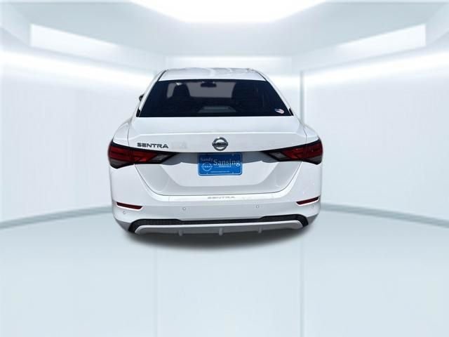 Used 2022 White Nissan S image 7
