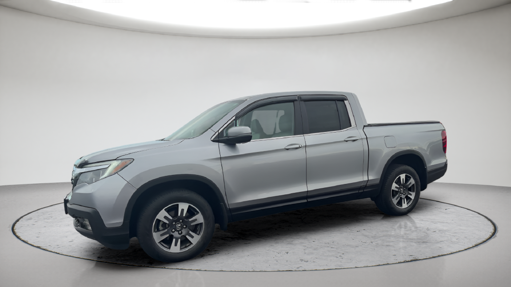 Used 2019 Silver Honda RTL-T image 12