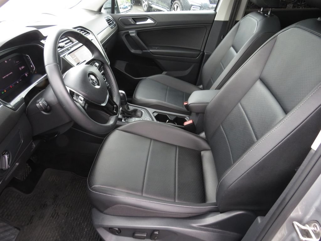Used 2020 Silver Volkswagen 2.0T SEL image 18