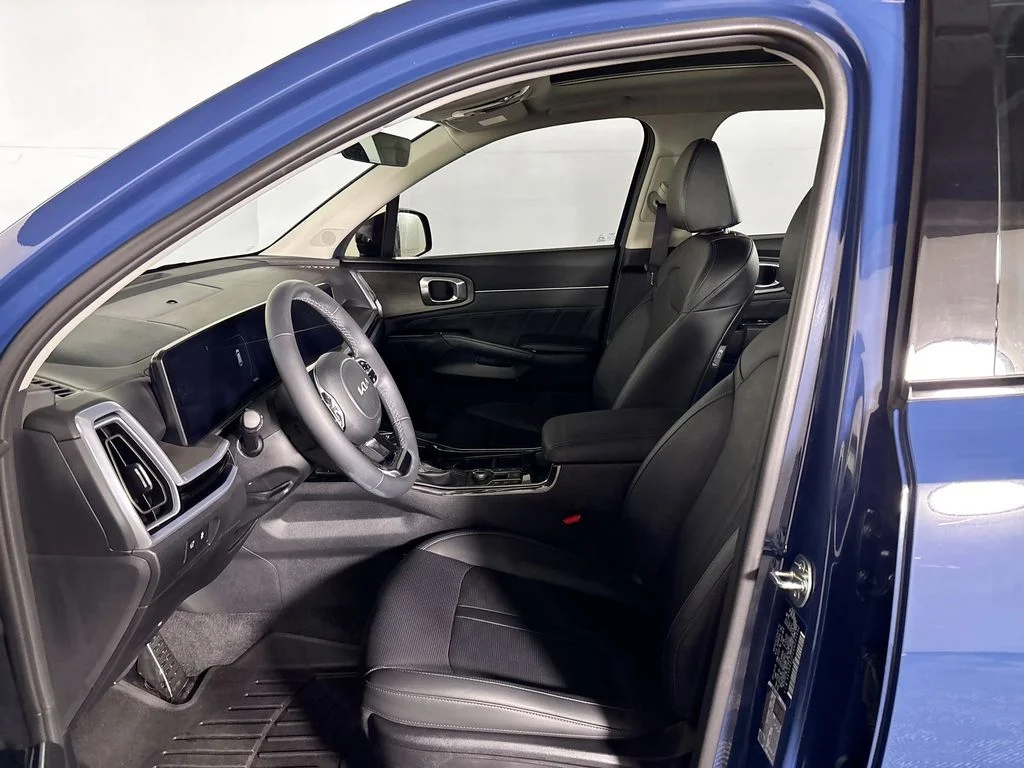 Used 2025 Black Kia X-Line SX image 11