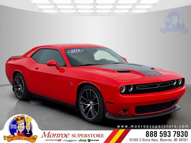2016 Dodge Challenger Scat Pack's photo