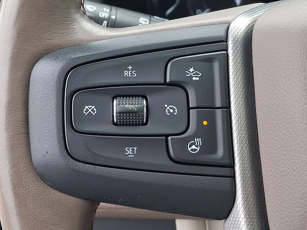 Used 2022 White GMC Denali image 17