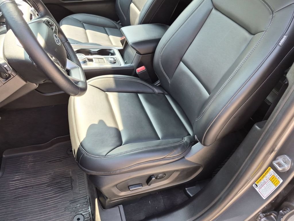 Used 2023 Gray Ford XLT image 21