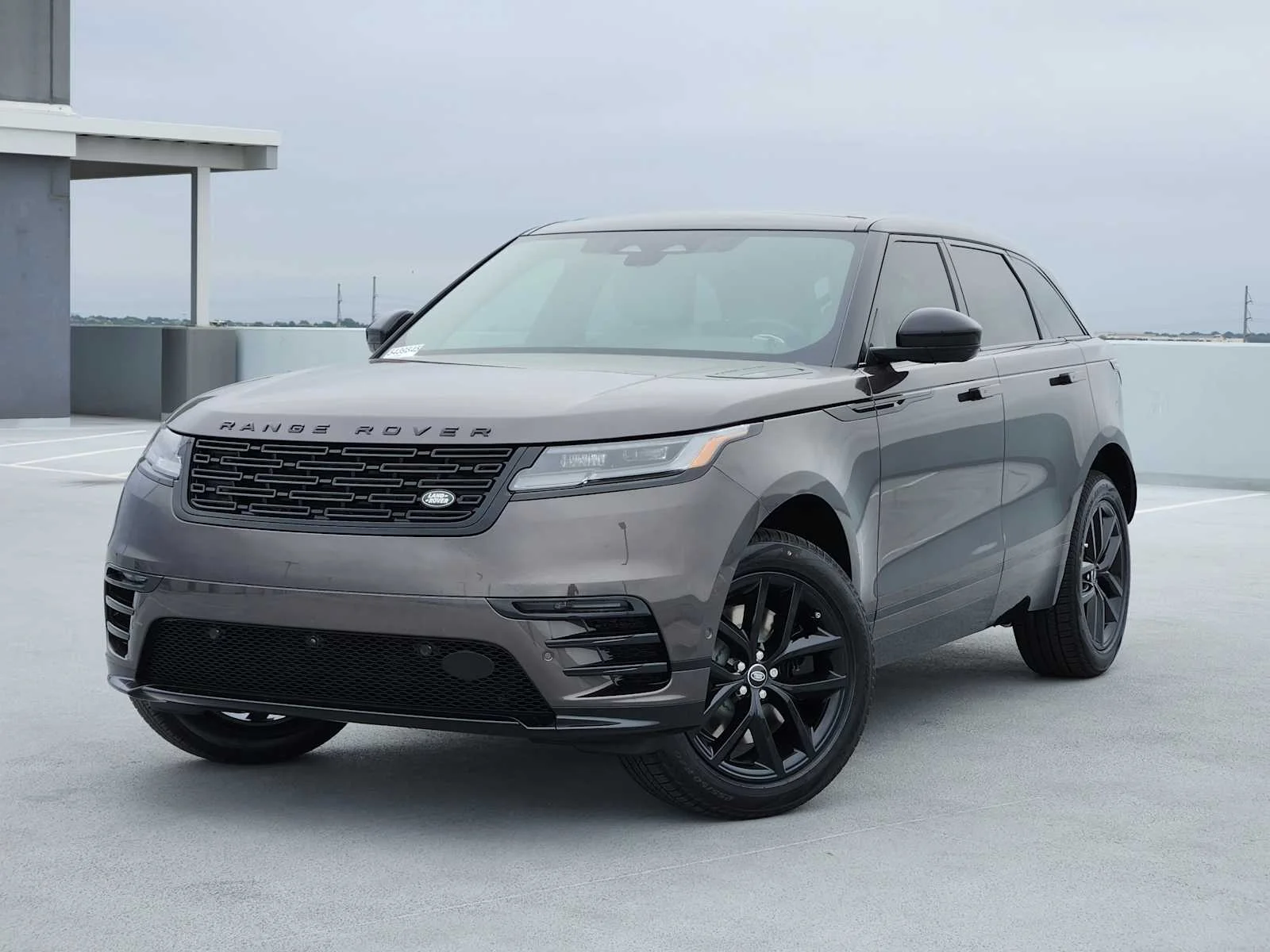 2026 Land Rover Range Rover Velar P250 Dynamic SE's photo