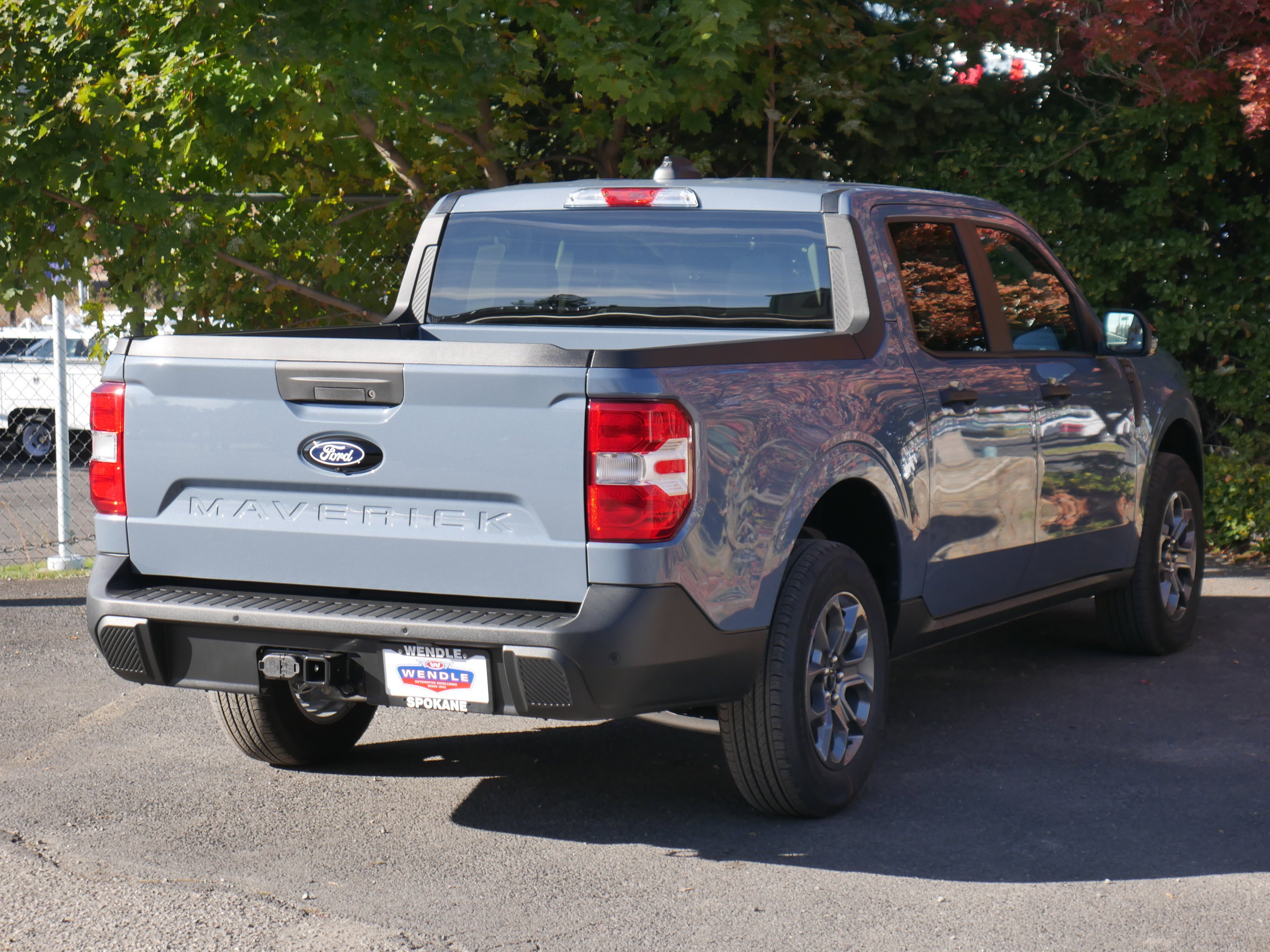 New 2025 Azure Gray Metallic Tri-Coat Ford XLT image 24
