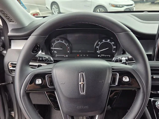 Used 2022 Silver Lincoln Standard image 27