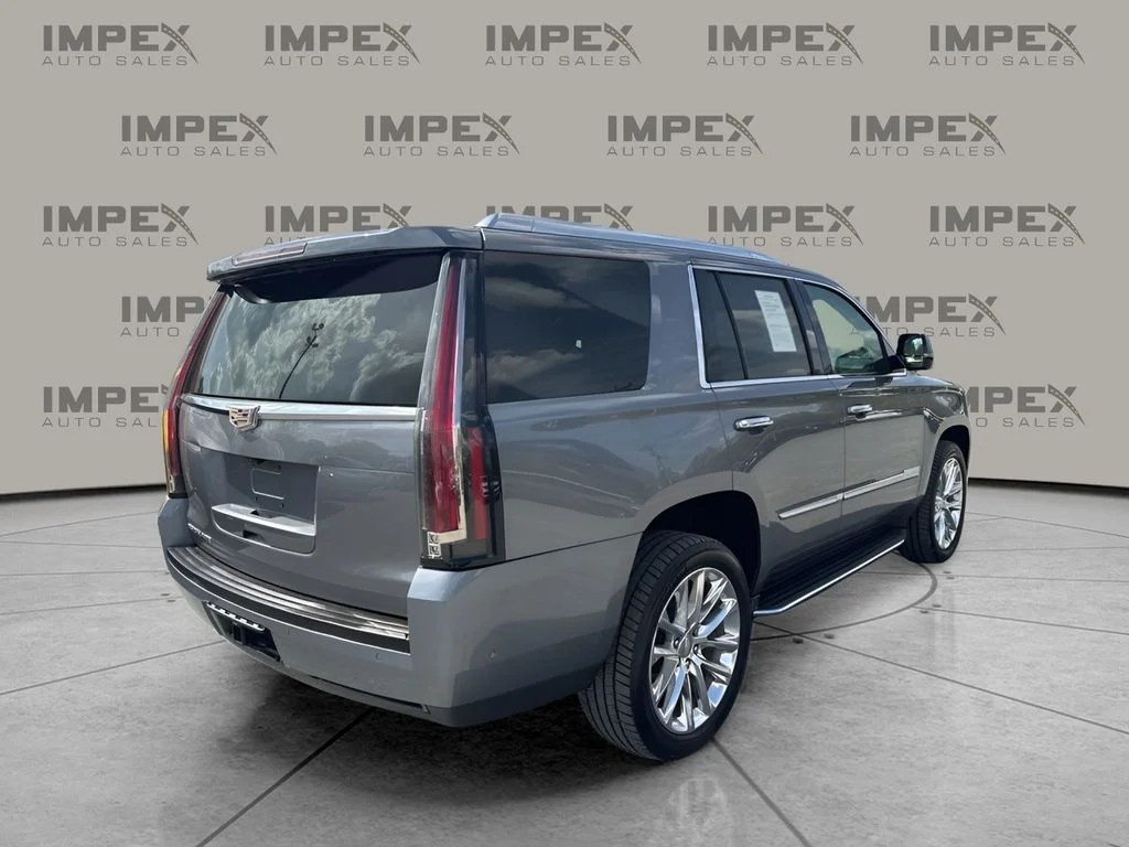 Used 2020 Gray Cadillac Luxury image 5