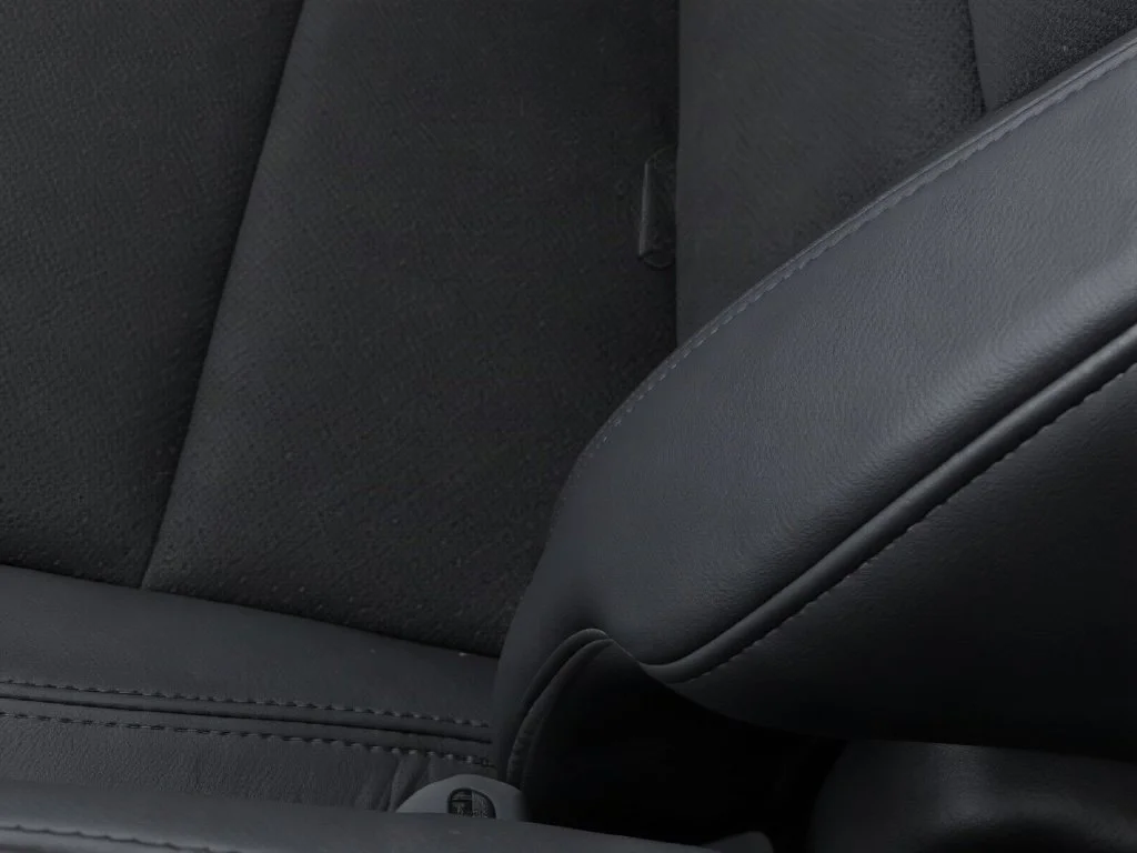 Used 2020 White Jeep Altitude image 36