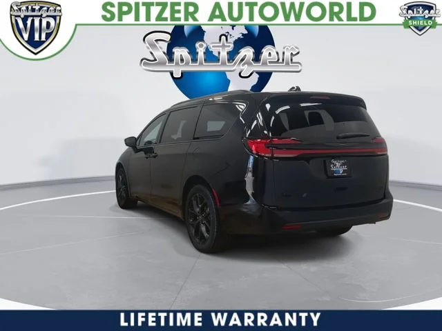2026 Chrysler Pacifica Limited - Photo 8
