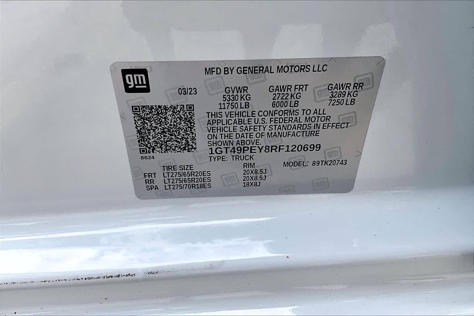 Used 2024 Summit White GMC AT4 image 35