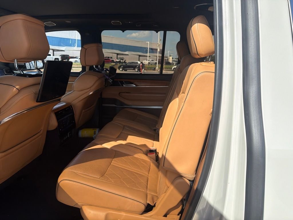 Used 2022 White Jeep Series III image 6