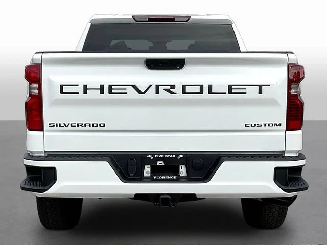 New 2026 Summit White Chevrolet Custom image 4