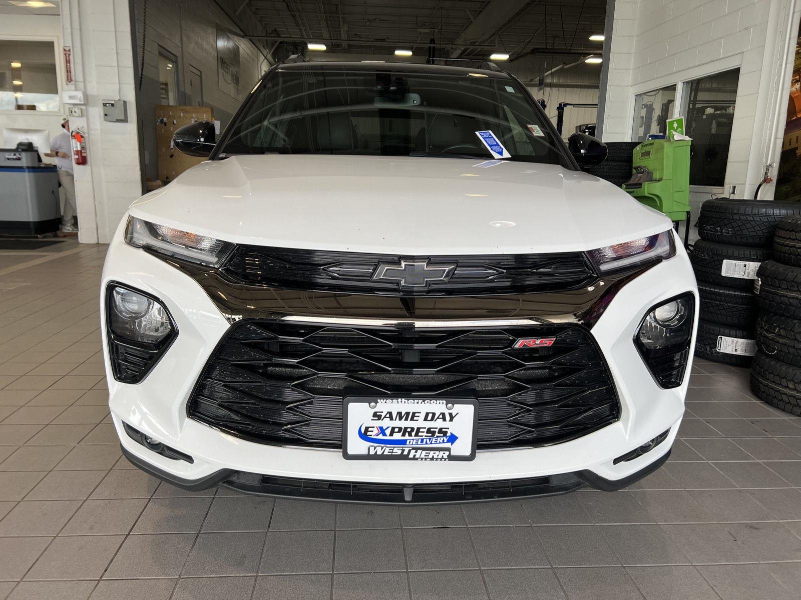 Used 2023 Summit White Chevrolet RS image 2