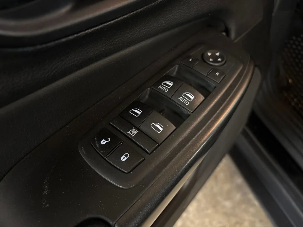 Used 2020 Black Jeep Trailhawk image 16