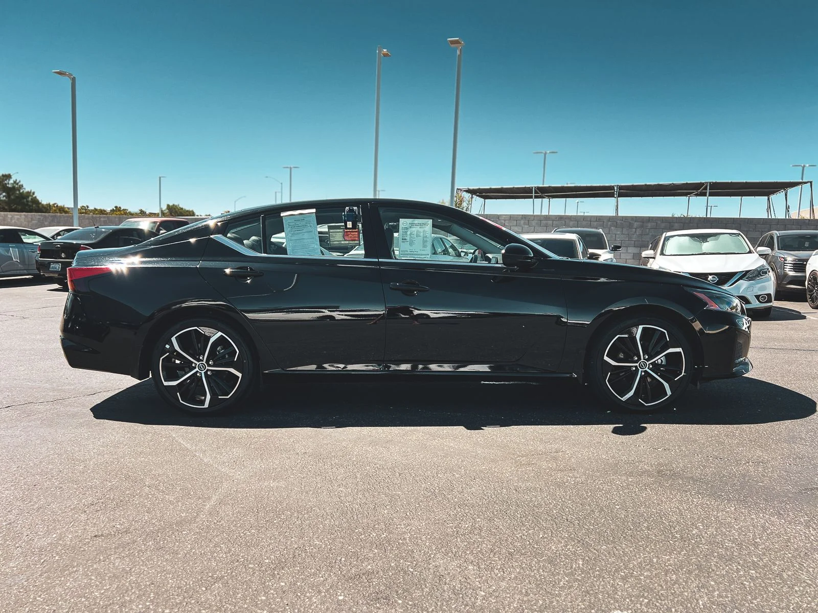 2025 Nissan Altima SR - Photo 8