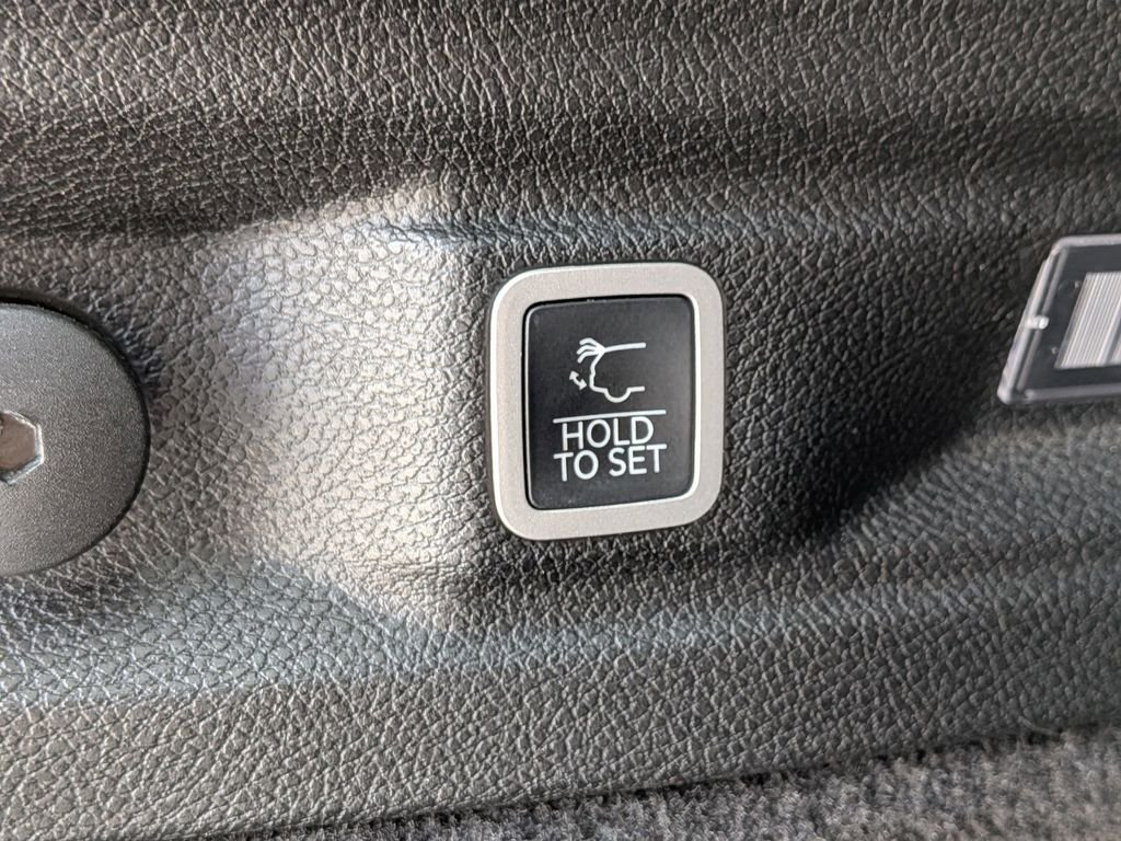 Used 2021 Red Jeep Overland image 11
