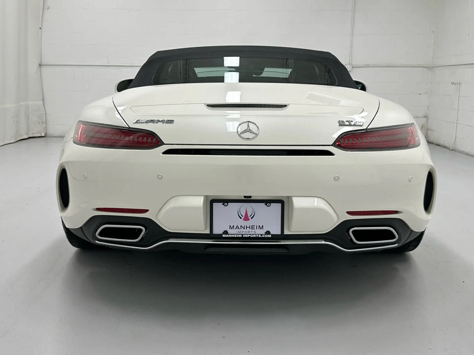 Used 2018 designo Diamond White Metallic Mercedes-Benz AMG® GT C image 14