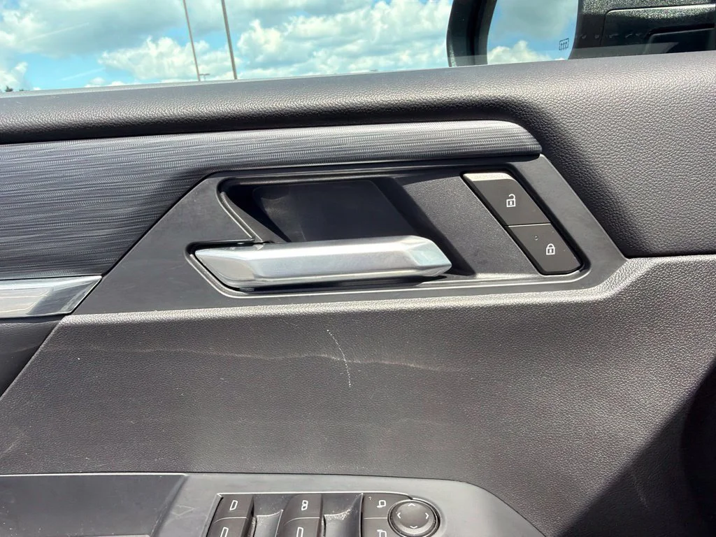 Used 2026 Summit White GMC Elevation image 11