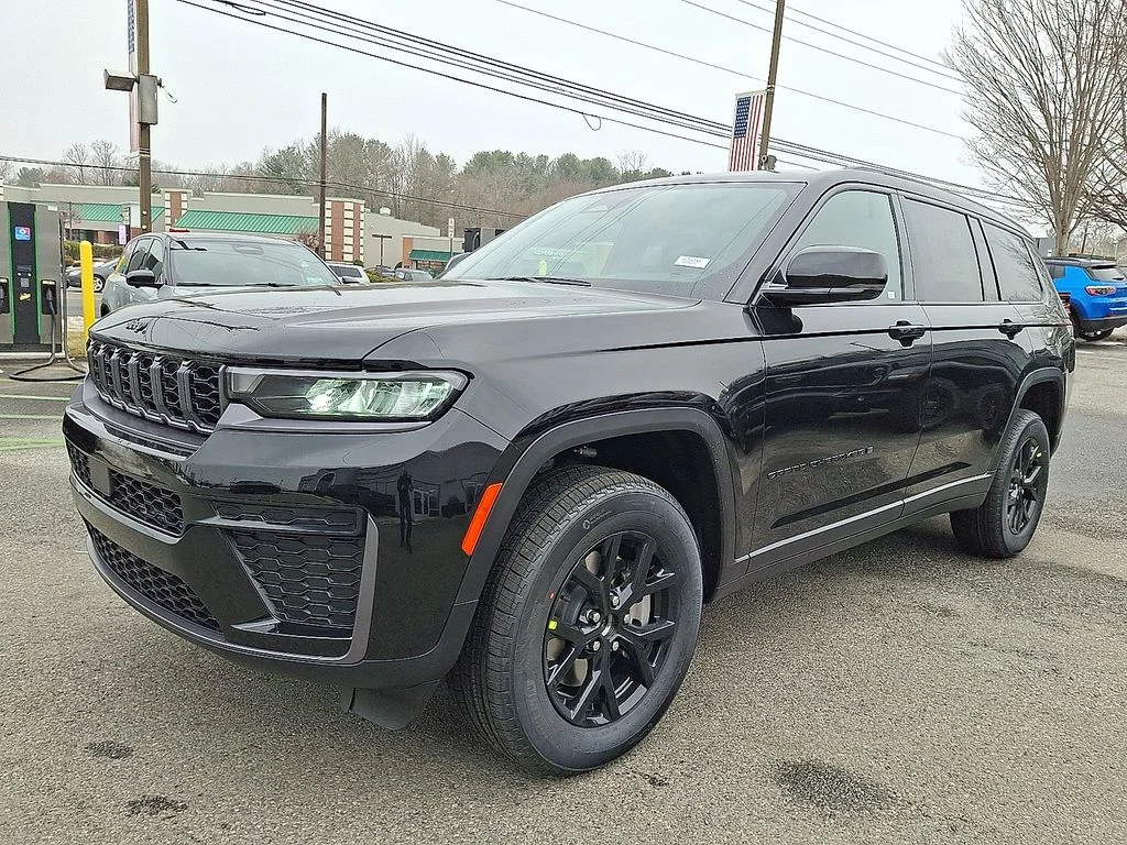New 2026 Diamond Black Crystal Pearl-Coat Exterior Paint Jeep Altitude image 2