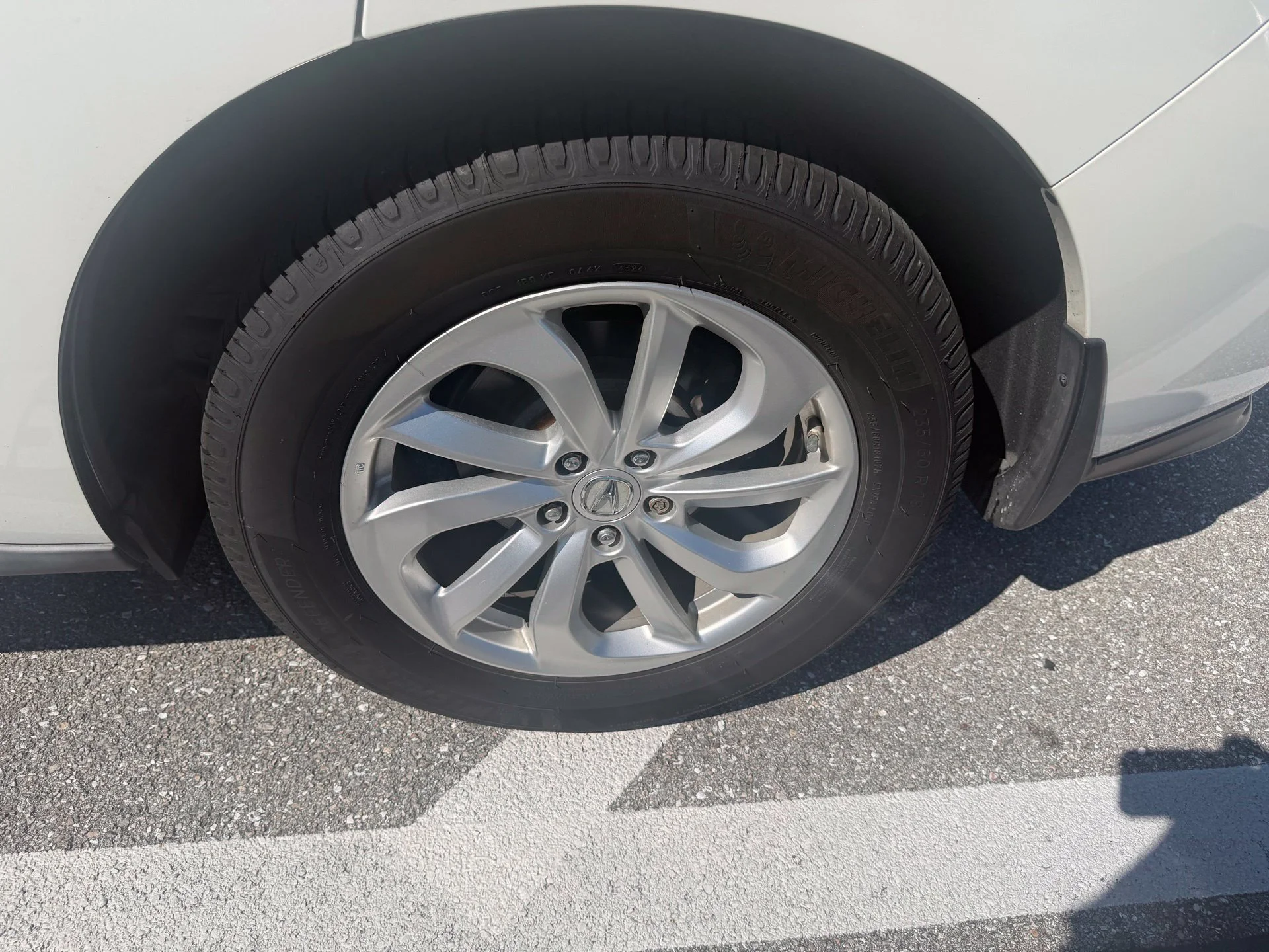 Used 2017 White Diamond Pearl Acura Base image 9