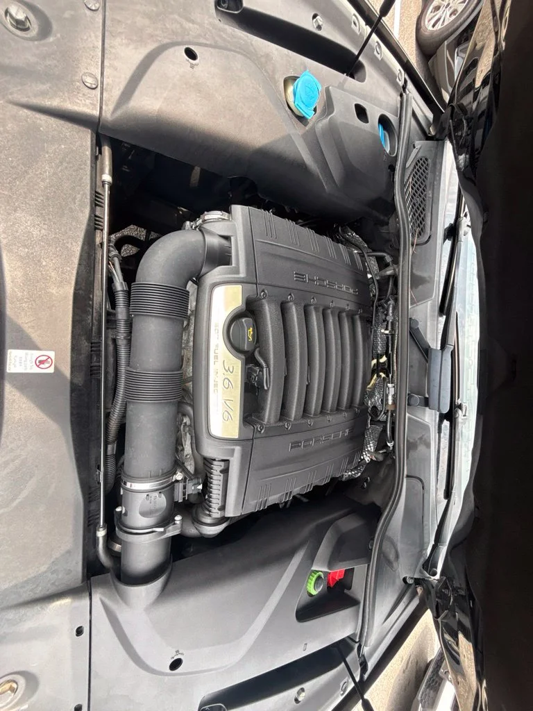 Used 2018  Porsche  image 9