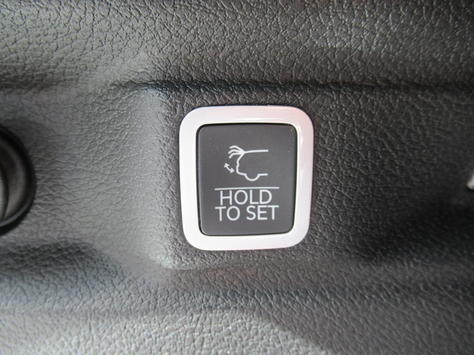 New 2026 Silver Zynith Exterior Paint Jeep Laredo X image 38