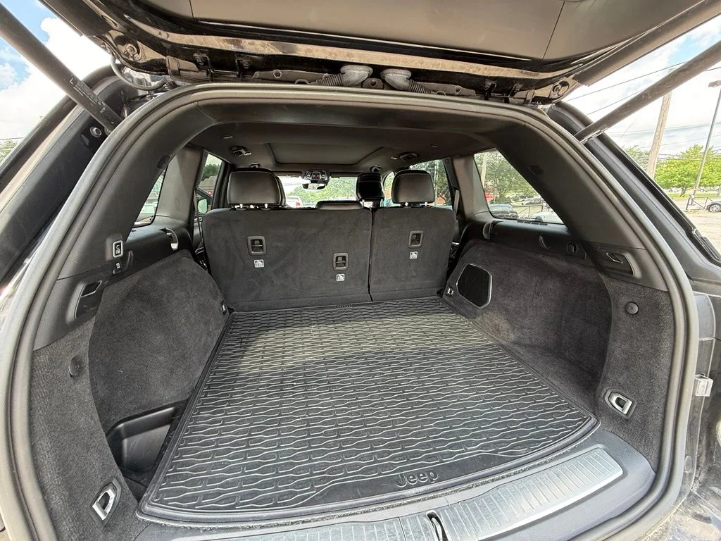 Used 2024 Black Jeep Summit image 27