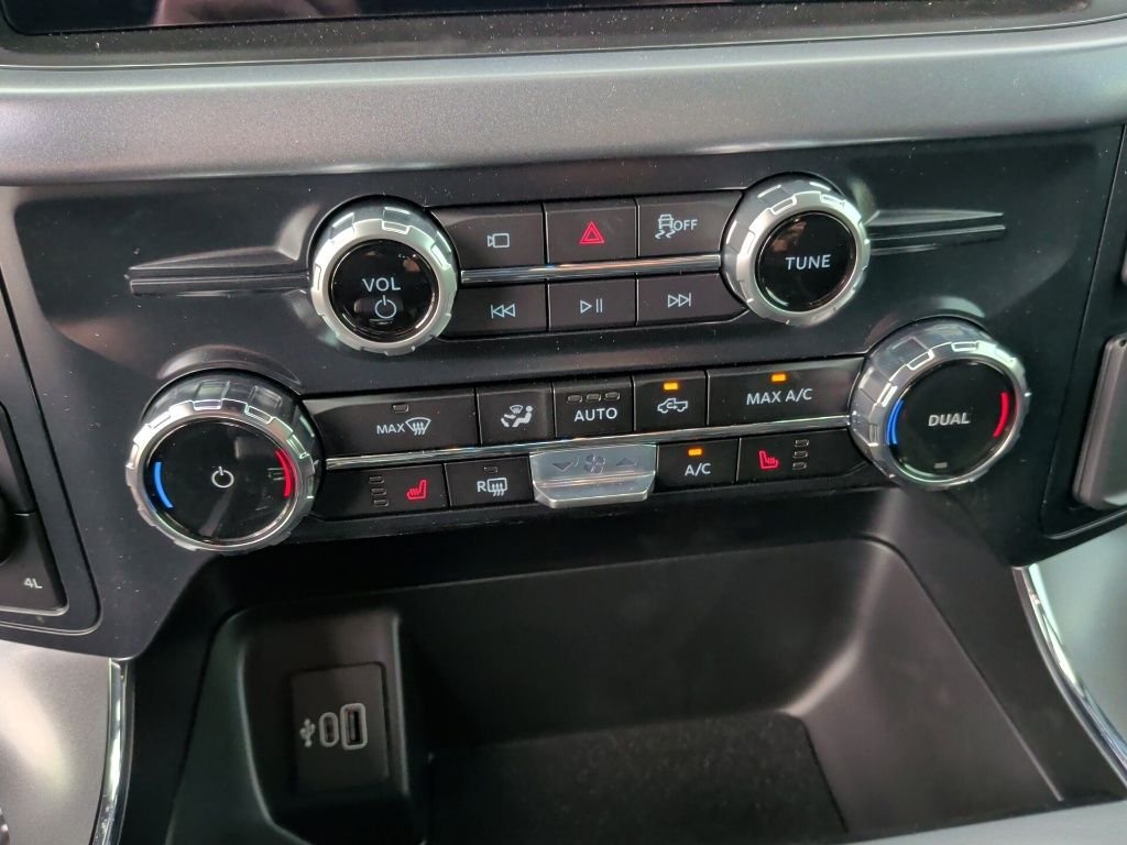 New 2026 Carbonized Gray Metallic Ford XLT image 28